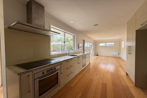 Photo of property in 9 Selwyn Crescent, Forrest Hill, Auckland, 0620