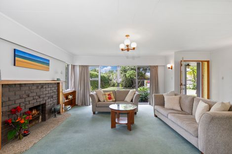 Photo of property in 39 Harbour View Road, Point Wells, 0986