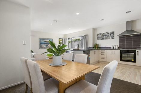 Photo of property in 115a Ennis Avenue, Pakuranga Heights, Auckland, 2010