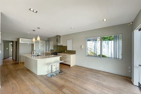 Photo of property in 8 Mana Lane, Pinehill, Auckland, 0632