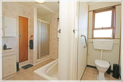 Photo of property in 30a Avenue Road, Foxton, 4814