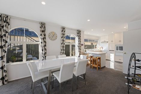Photo of property in 37 Waikawa Road, Picton, 7220