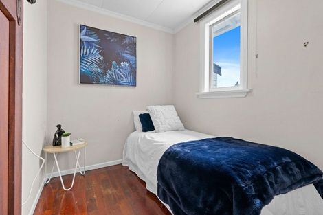 Photo of property in 15 Cambridge Terrace, Masterton, 5810