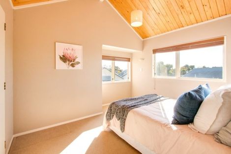 Photo of property in 3 Moana Place, Taradale, Napier, 4112