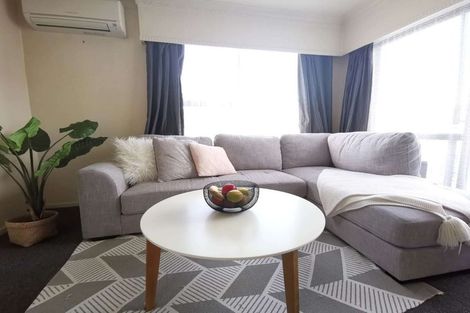 Photo of property in 10 Granville Drive, Massey, Auckland, 0614