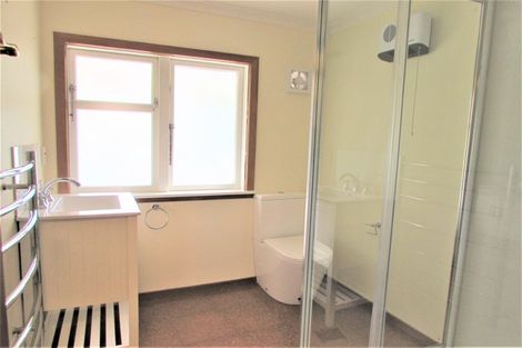 Photo of property in 4 Vennell Street, Brooklyn, Wellington, 6021