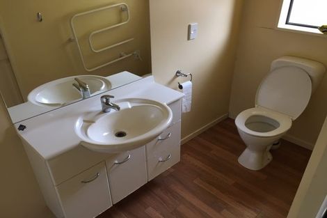 Photo of property in 5 Magnolia Lane, St Albans, Christchurch, 8052