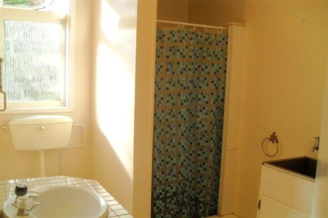 Photo of property in 9 Hungerford Road, Lyall Bay, Wellington, 6022