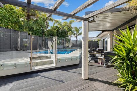 Photo of property in 5 Caversham Drive, Torbay, Auckland, 0630