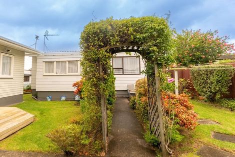 Photo of property in 68 Muir Avenue, Mangere Bridge, Auckland, 2022