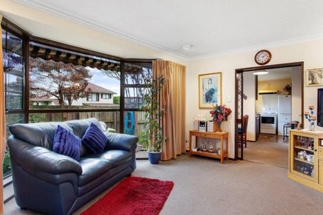 Photo of property in 37 Karnak Crescent, Russley, Christchurch, 8042