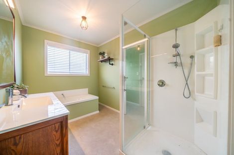 Photo of property in 6 Cruickshank Road, Clouston Park, Upper Hutt, 5018