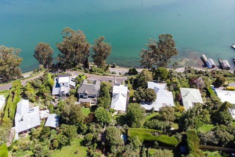 Photo of property in 34 Marine Parade, Macandrew Bay, Dunedin, 9014