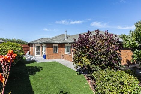 Photo of property in 21 Puhara Avenue, Parklands, Christchurch, 8083