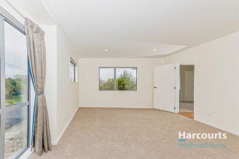 Photo of property in 31b Statesman Street, Henderson, Auckland, 0612