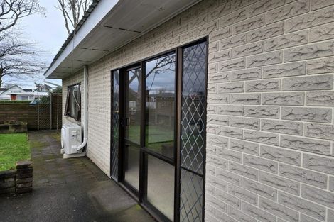Photo of property in 1 Hawea Street, Merrilands, New Plymouth, 4312