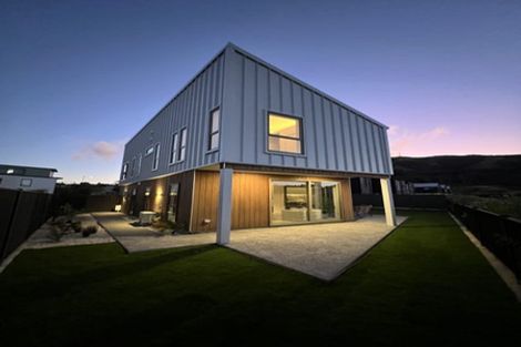 Photo of property in 26 Koreke Close, Kenepuru, Porirua, 5022