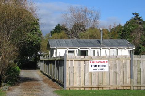 Photo of property in 52 Te Moana Road, Waikanae Beach, Waikanae, 5036