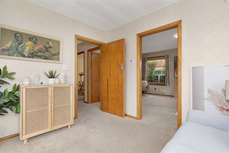 Photo of property in 8 Manor Place, Bryndwr, Christchurch, 8053
