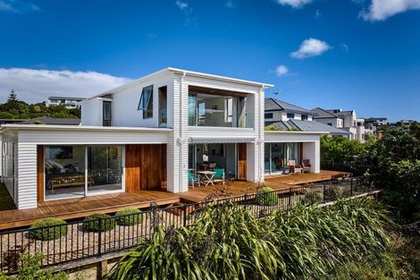 Photo of property in 31 Pendennis Point, Camborne, Porirua, 5026