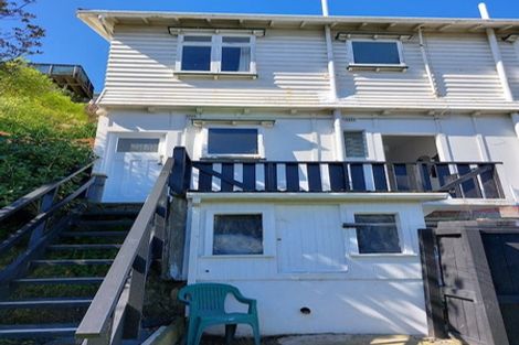 Photo of property in 70 Melbourne Road, Island Bay, Wellington, 6023