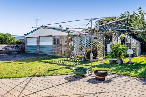 Photo of property in 124 Glover Road, Hawera, 4610