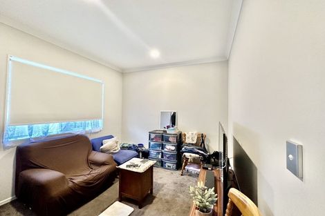 Photo of property in 28 Drumbuoy Drive, Flat Bush, Auckland, 2019