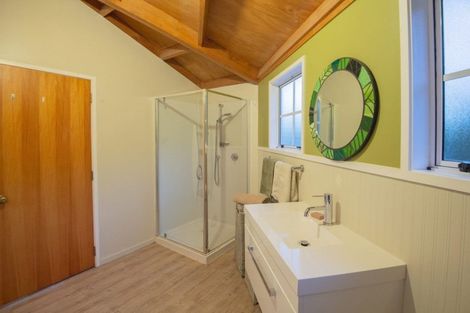 Photo of property in 2 Kaiwaka Road, Onerahi, Whangarei, 0110