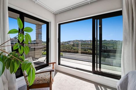 Photo of property in 14 Arran Point Parade, Orewa, 0931