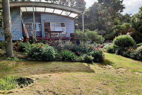 Photo of property in 95 Cornwallis Road, Cornwallis, Auckland, 0604