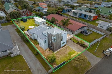 Photo of property in 221 Linton Crescent, Whangamata, 3620