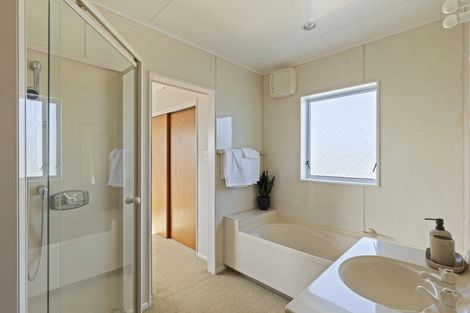 Photo of property in 1/13 Chatswood Grove, Fitzroy, New Plymouth, 4312