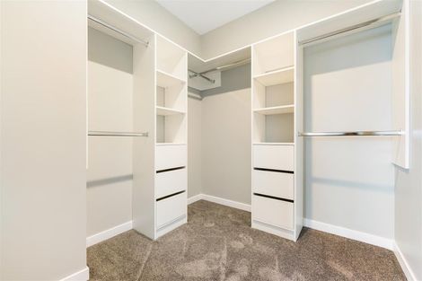 Photo of property in 18 Emerald Avenue, Rosehill, 2113