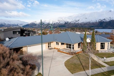 Photo of property in 2 Island View Place, Wanaka, 9305