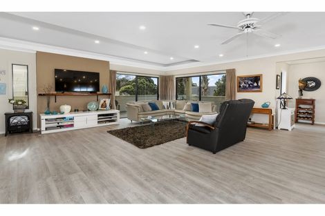Photo of property in 74 Harbour View Road, Point Wells, Warkworth, 0986