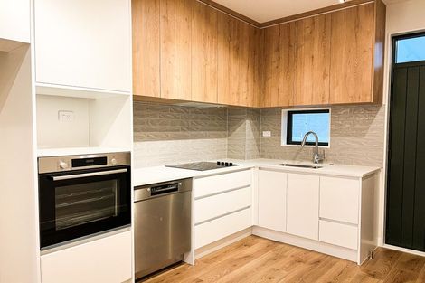 Photo of property in 20 Heketara Way, Massey, Auckland, 0614