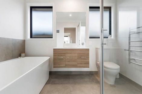 Photo of property in 2 Routeburn Lane, Karaka, 2124