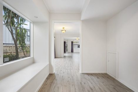 Photo of property in 2/5 Stanley Avenue, Milford, Auckland, 0620