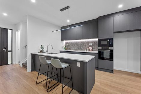 Photo of property in 3c Margaret Place, Milford, Auckland, 0620
