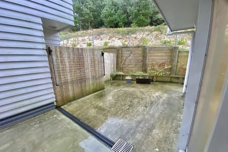Photo of property in 61u5 Black Rock Road, Newlands, Wellington, 6037