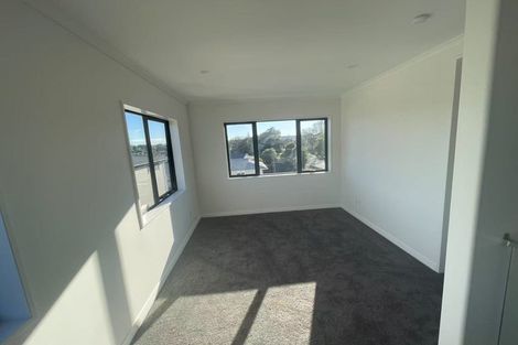 Photo of property in 421a Bucklands Beach Road, Bucklands Beach, Auckland, 2012