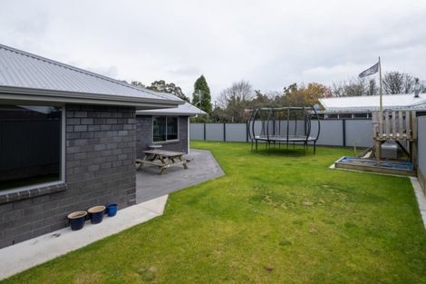 Photo of property in 8 Cordelia Street, Stratford, 4332