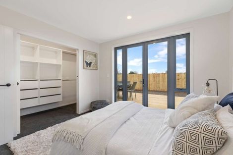 Photo of property in 28 Tahuna Minhinnick Drive, Glenbrook, 2681