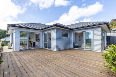 Photo of property in 18 Schooner Drive, Whitby, Porirua, 5024