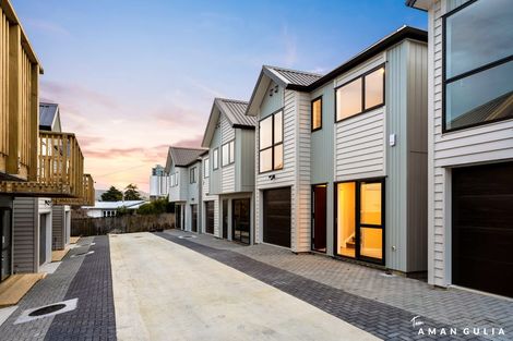 Photo of property in 26-28 Pomaria Road, Henderson, Auckland, 0610