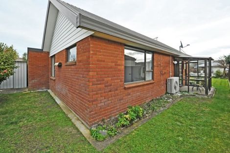 Photo of property in 2/20 Kirsten Place, Parklands, Christchurch, 8083