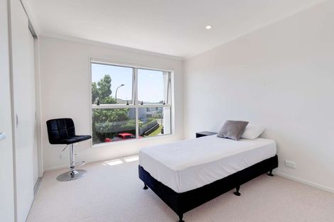 Photo of property in 11 Costa Viva Crescent, Karaka, Papakura, 2113