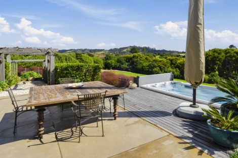 Photo of property in 167 Cape Rodney Road, Leigh, 0985