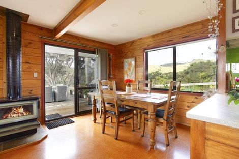 Photo of property in 487 Wilson Road, South Head, Helensville, 0874