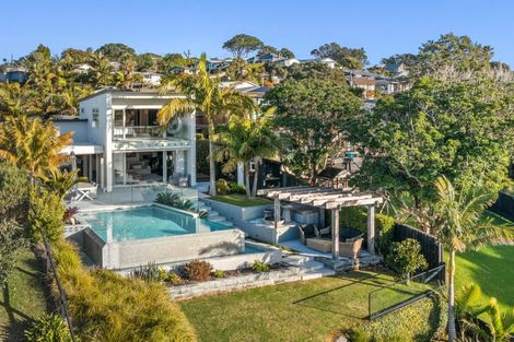 Photo of property in 54 Pohutukawa Avenue, Red Beach, 0932